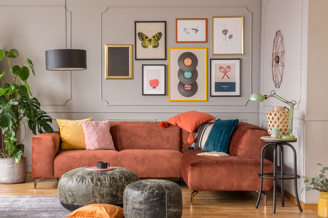 Comment utiliser la couleur pour créer un look vintage dans un salon ?