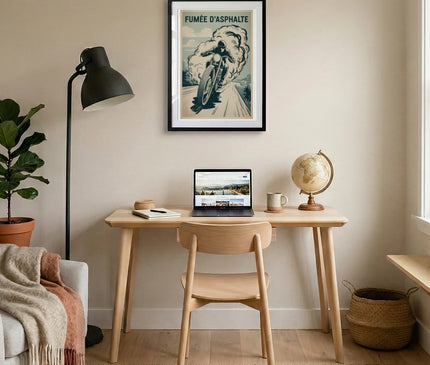 affiche moto noir et blanc fumee